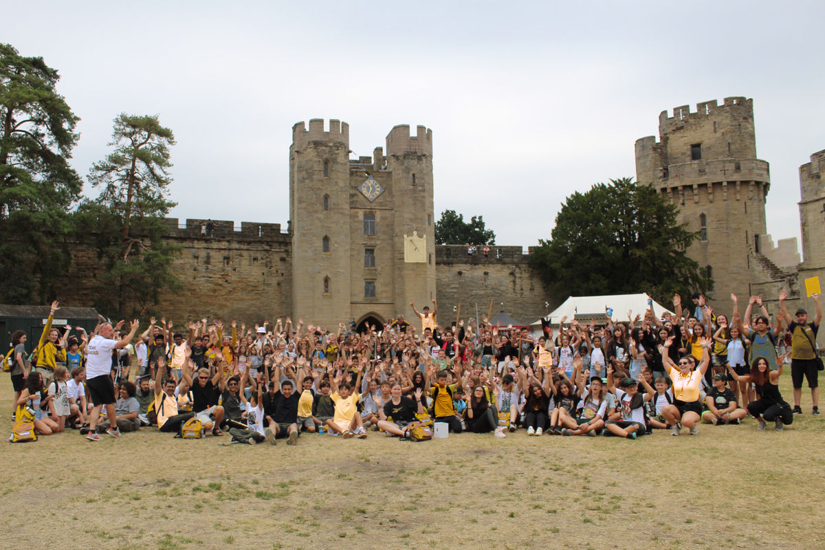 يوم يصنع قائد