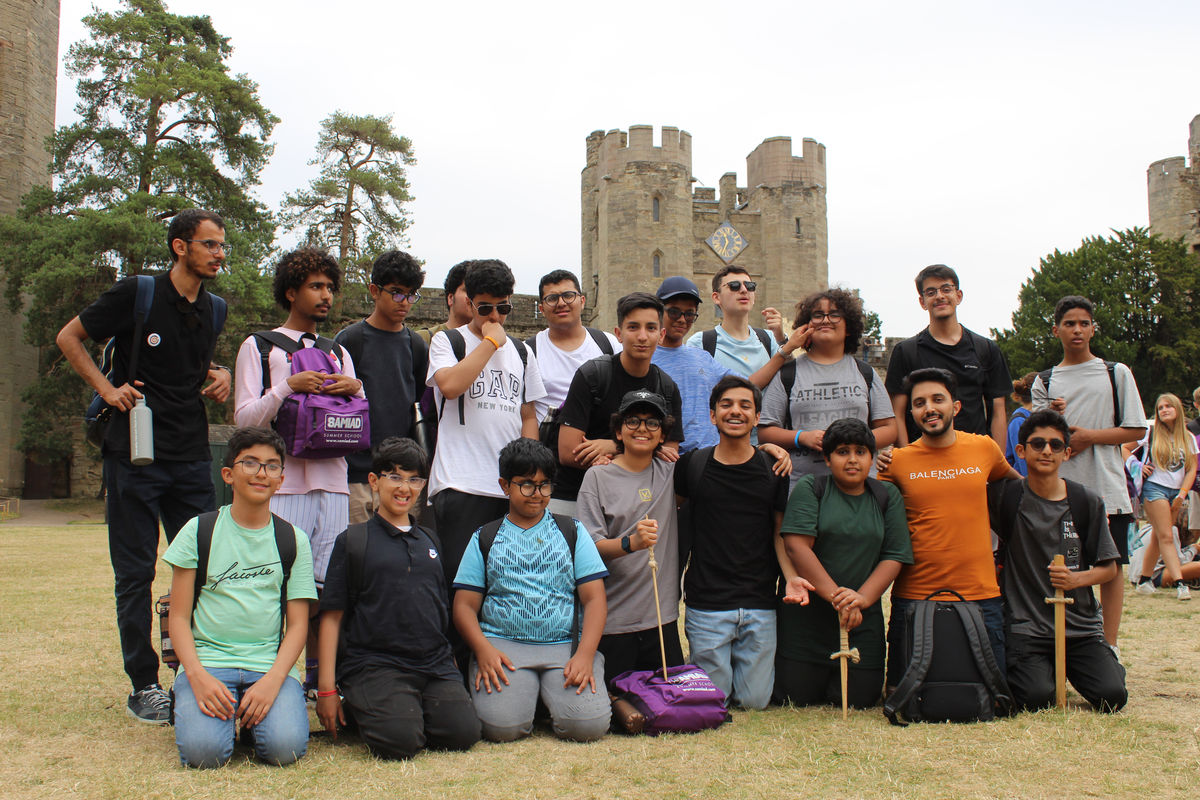 طلاب معسكر أهداف